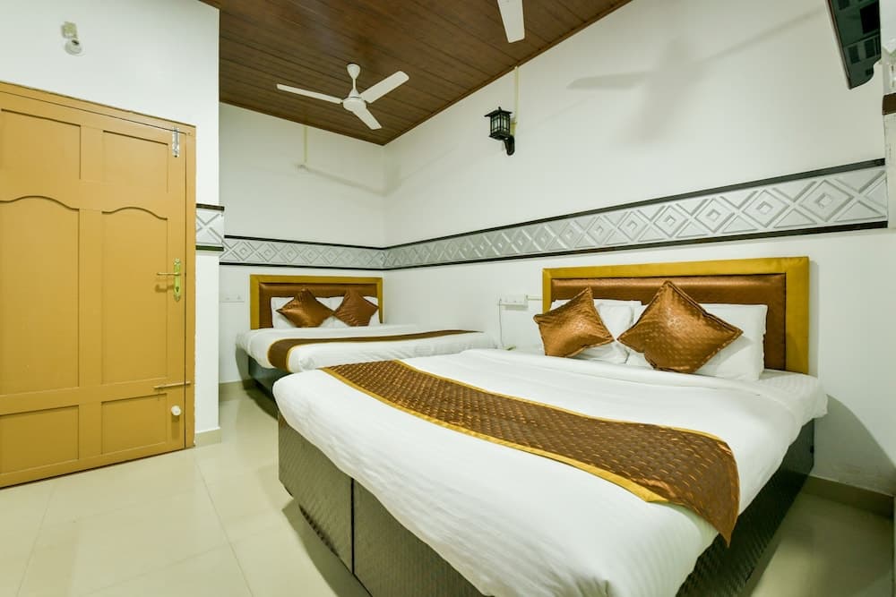 OYO 19587 Chembil Residency