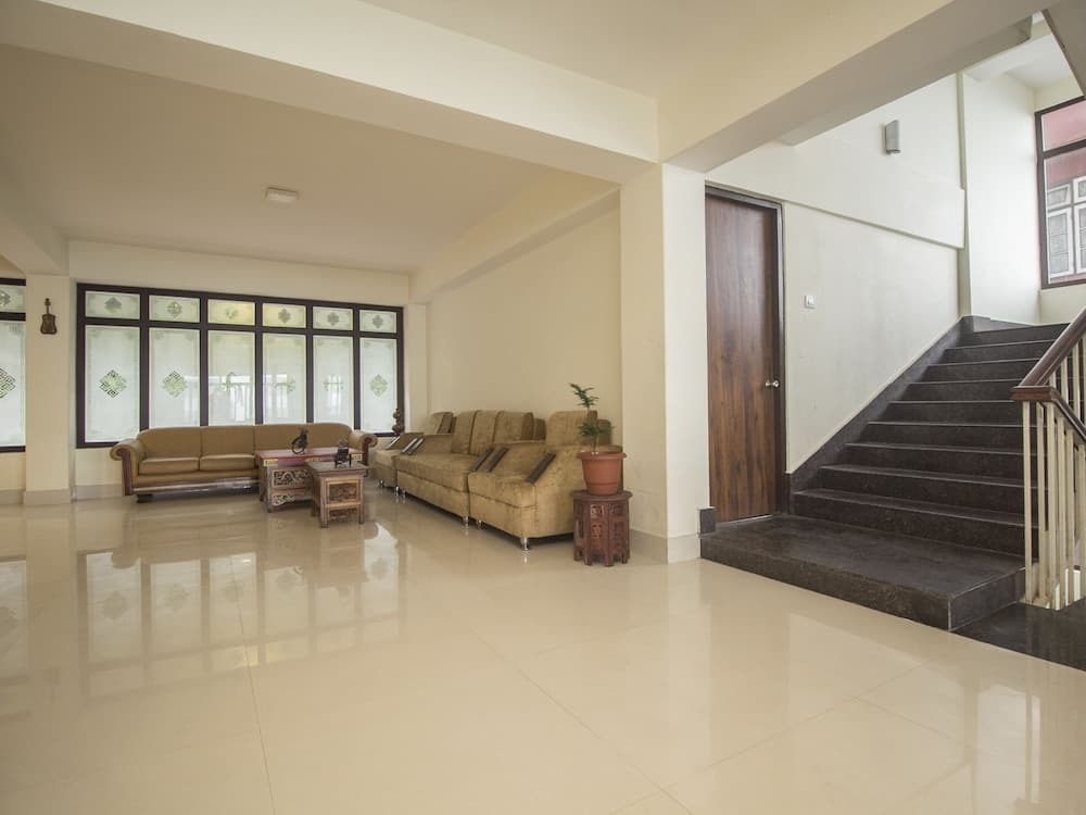 OYO 22038 Hotel Taktse Continental And Spa