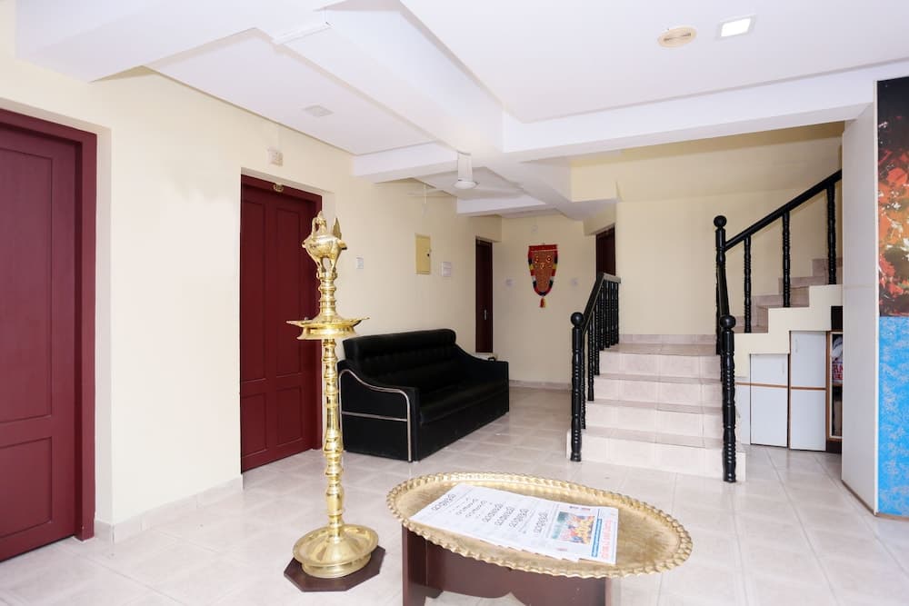 OYO 19877 Gamas Centre