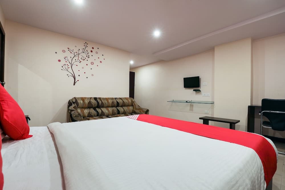 OYO 18251 Flagship Sasi Paradise