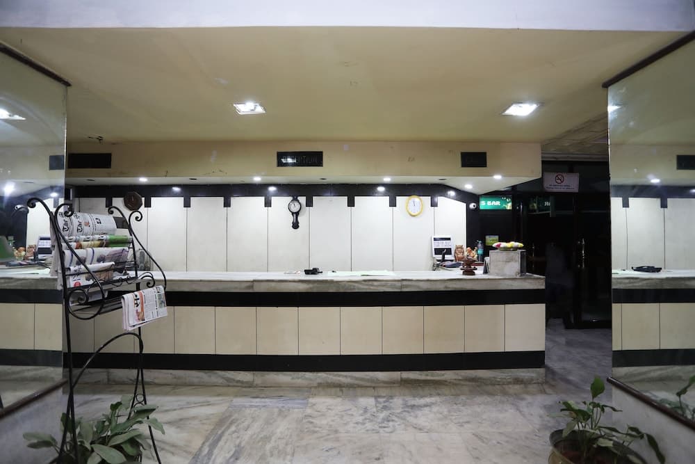 OYO 16159 Hotel Keshari