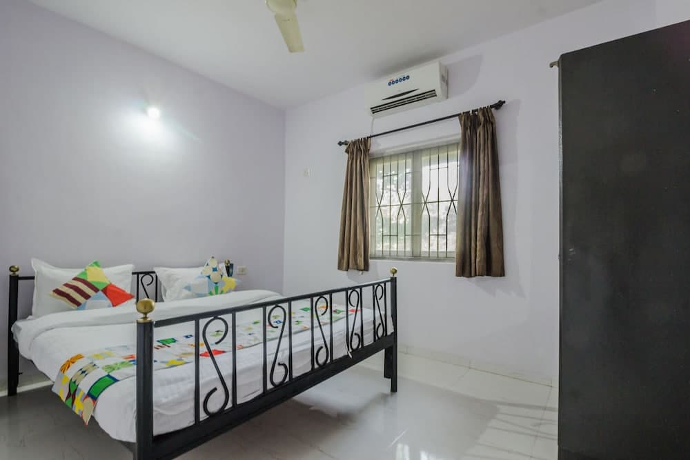 OYO 22200 Home Pool View 1bhk Siolim