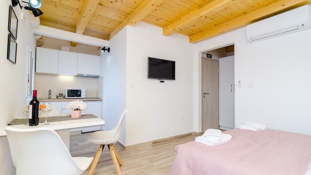 Shining Star Apartments