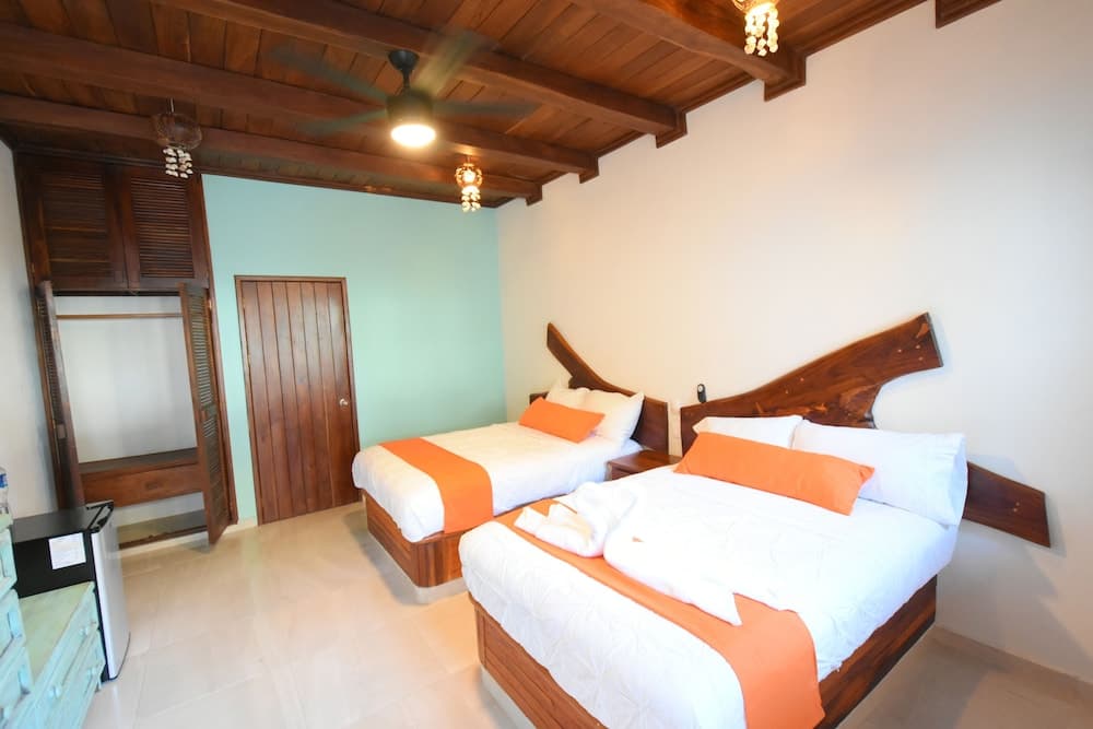 Hotel Hacienda Dos Ojos