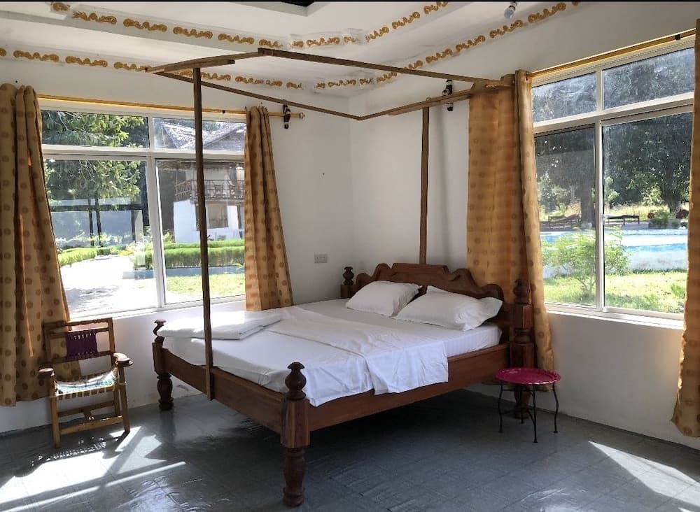 Sea Front Mafia Lodge