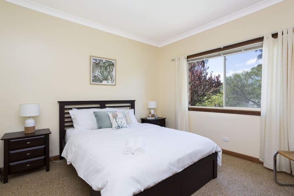 South Coast Getaway House Sleeping 8 Guests