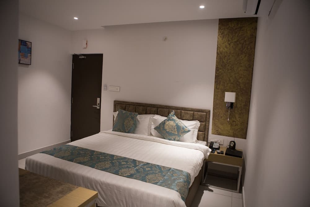 Vihaari 24 Business Hotel