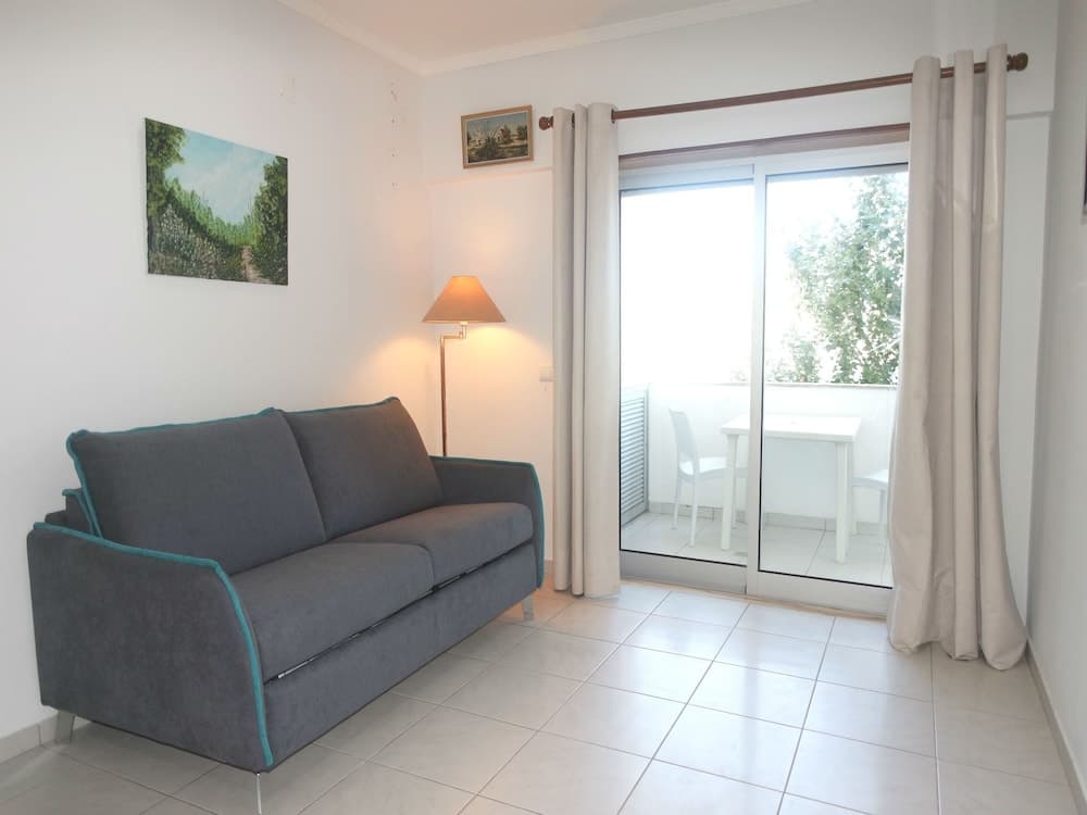 A01 - Avenue View Studio