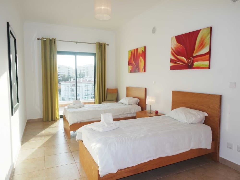 B26 - Palmeiras Top-Floor Apartment