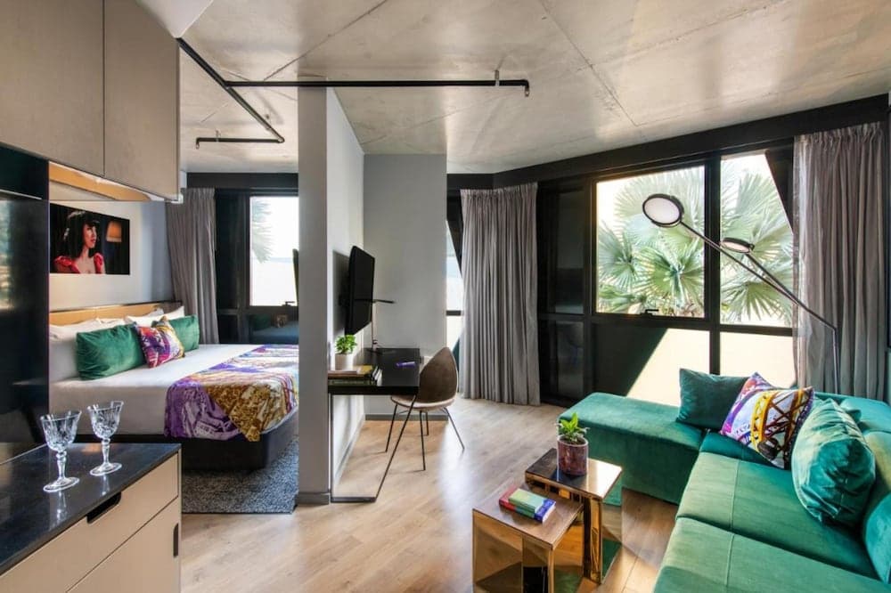 Crystalbrook Vincent