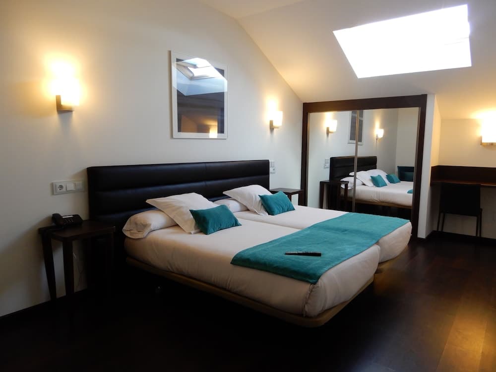 Hotel Villa Rosario II, Edificio Moderno