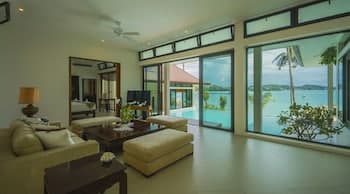Stunning Oceanview Villa Taipan