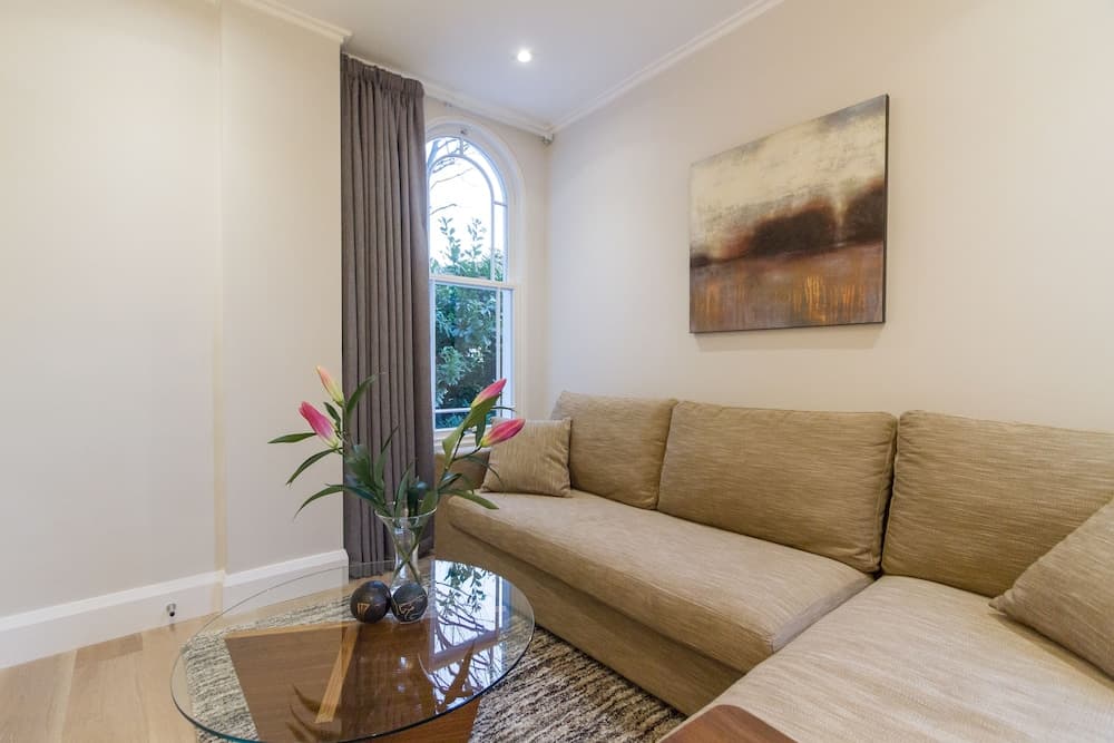 7 41 Luxurious 1 Bed Apt in Notting Hill
