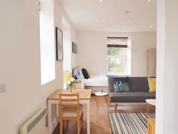 BlueOne Serviced Apartments-Sandon House