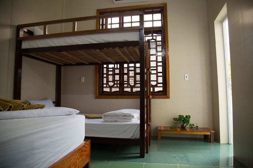 Village House - Hostel