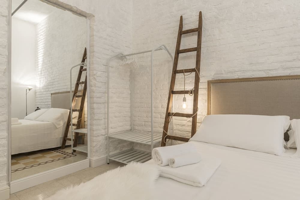 Romantic Vintage Colosseum Apartment