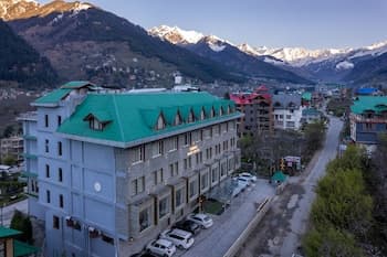Coral Resort and Spa Centrally Heated Mountain Side Resort Manali