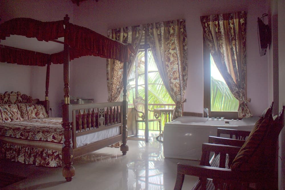 White Peacocks and Birds Resort