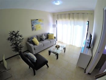 Gold Coast - Beautiful 2 Bedroom Town House