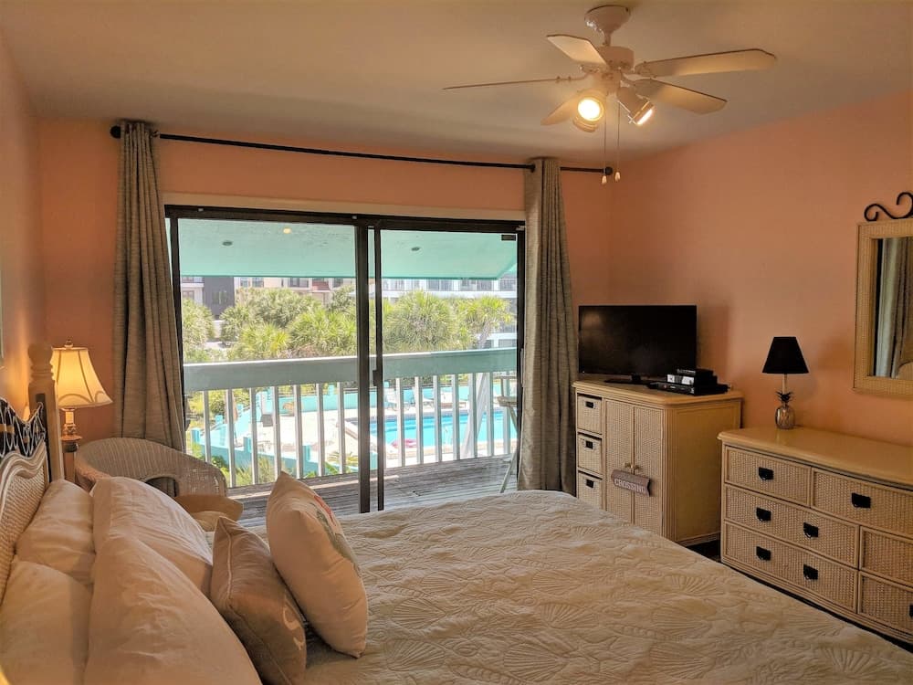 Deep Water Cove by Surfside VR