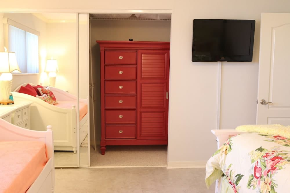 Starboard Village by Surfside VR