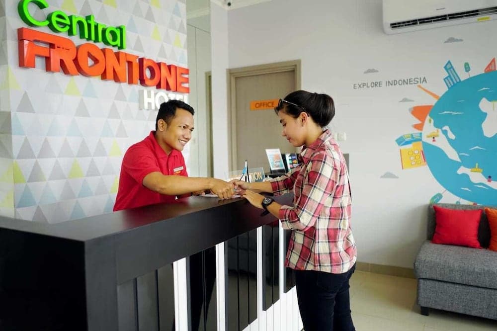 Central Front One Inn Jakarta Airport