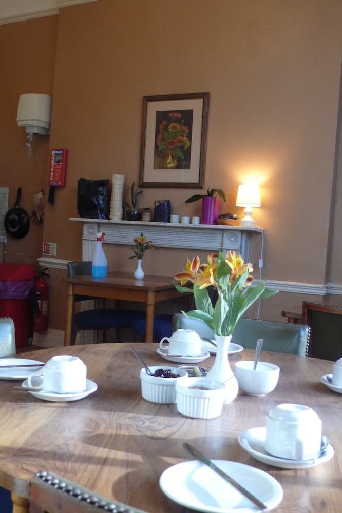 Pickwick Hall - Hostel