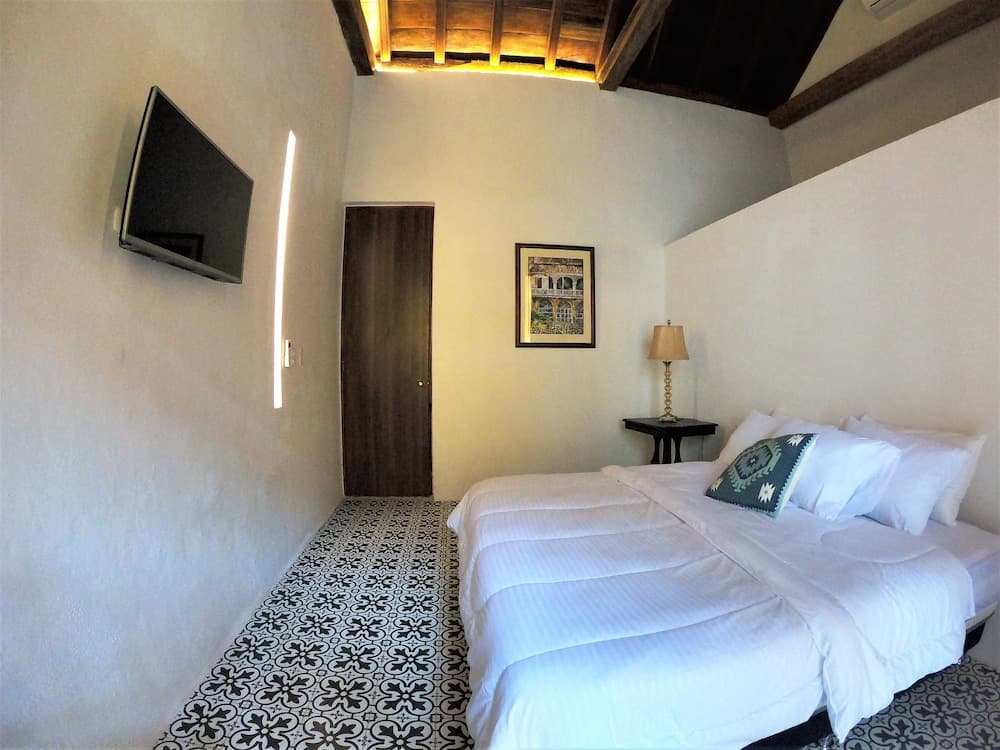 Columbus House Hotel