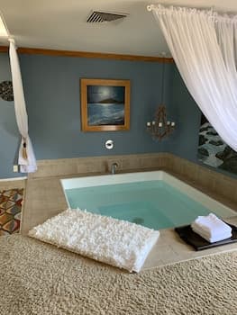 Huge Home with Private Park-Like grounds