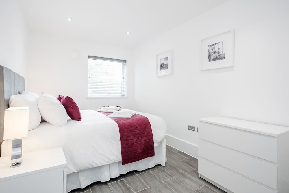 Roomspace Apartments -The Legacy