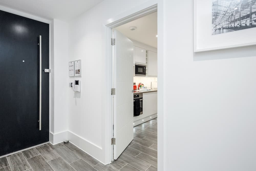 Roomspace Apartments -The Legacy