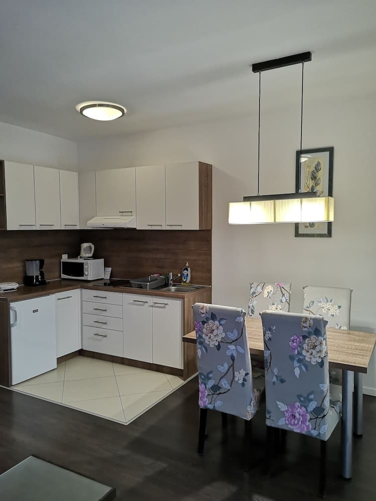 City Apartments Lani 4