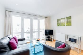 Roomspace Apartments -Westnye House