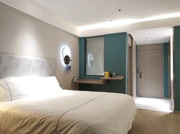 Shigatse Tashilhunpo Temple Magnolia Hotel