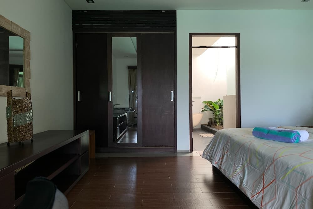 The Ocean Views Luxury Villas & Apartment