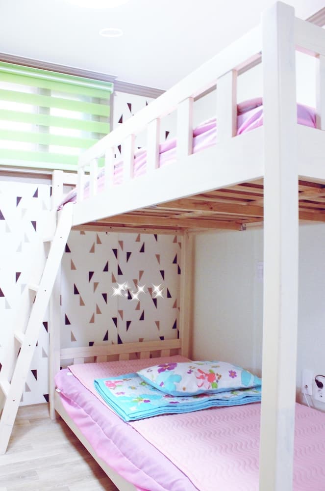 Story Road Guesthouse - Hostel