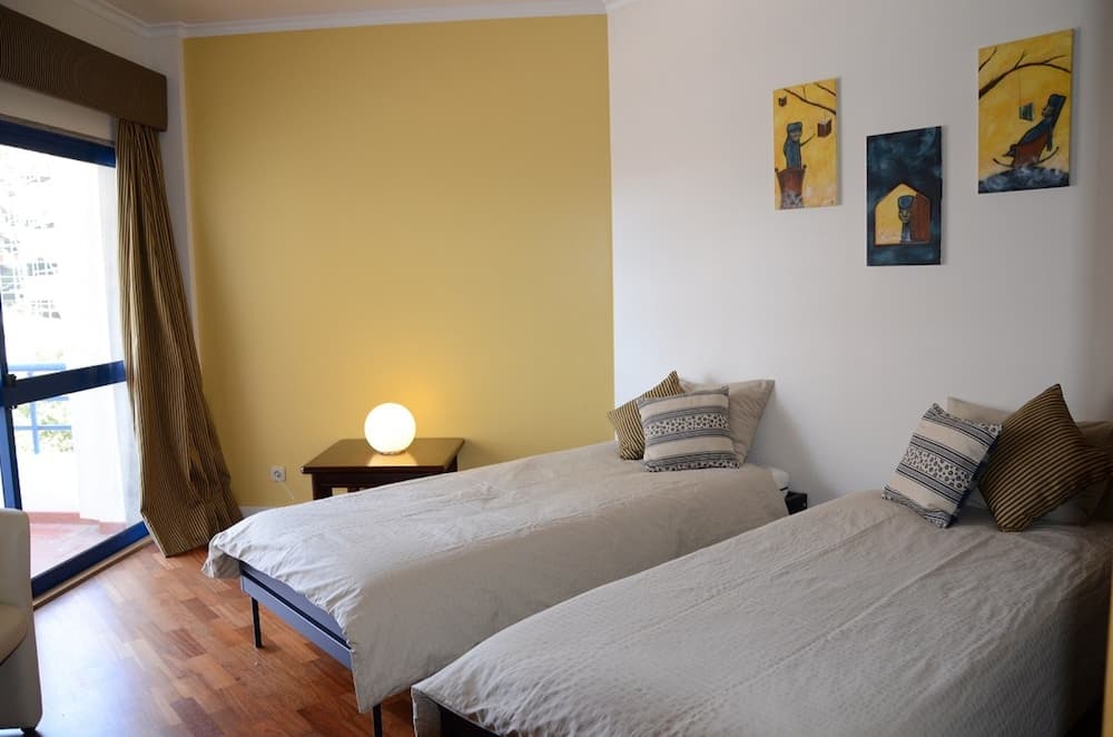 The sea at your fingertip, Guia Cascais