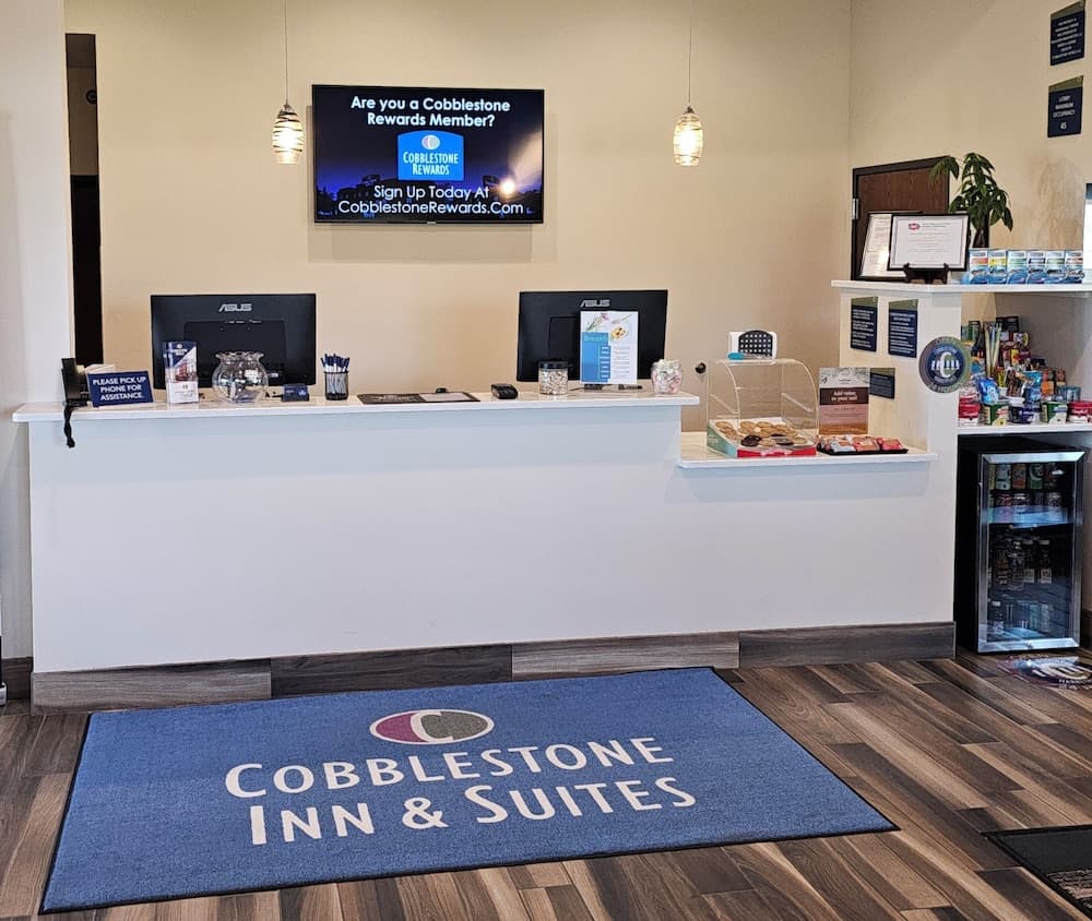 Cobblestone Inn & Suites – Manchester