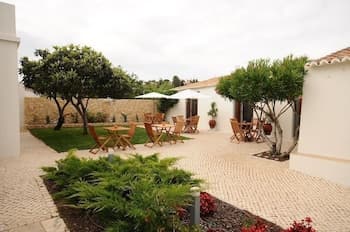 Lost & Found - Guesthouse & Suites