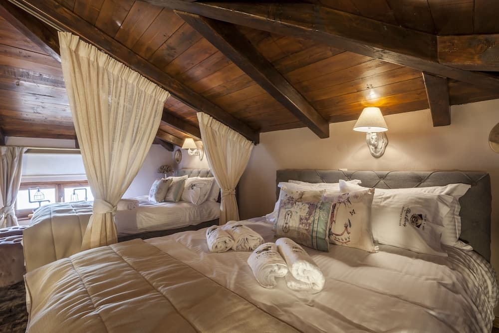 Rock Dandy Deluxe Chalet | Fireplace & Sauna