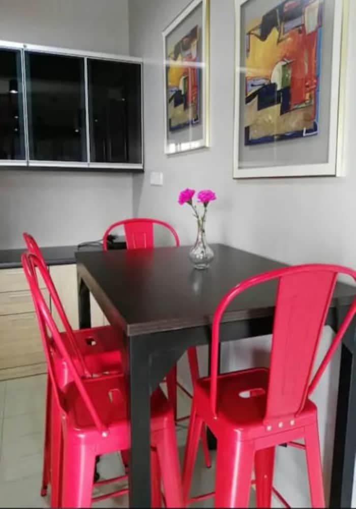 Indah Villa SL1-07 by SYNC