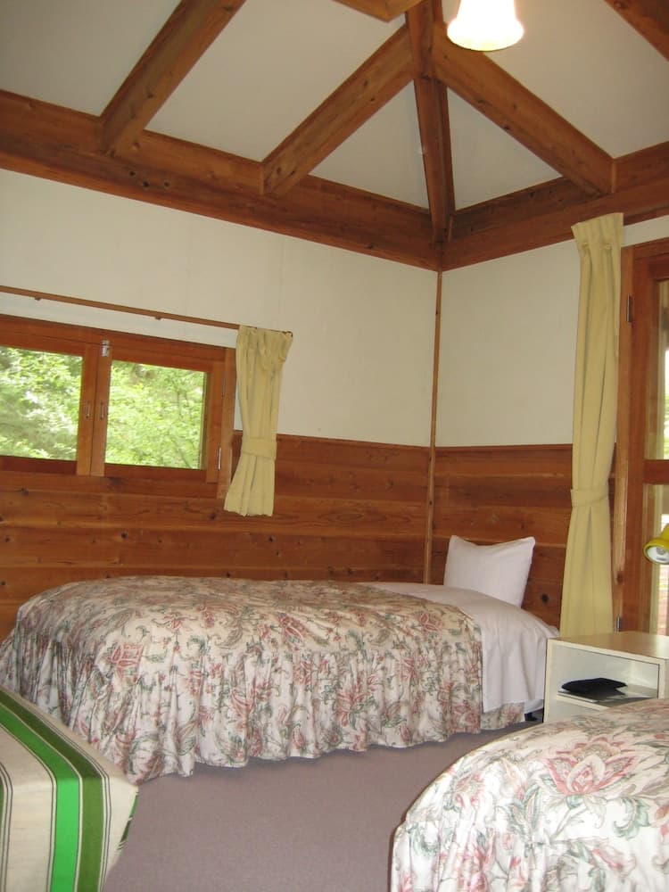 Hirotani Pension & Lodge