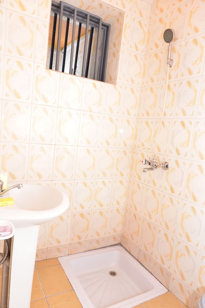 B.Maurice Guest House