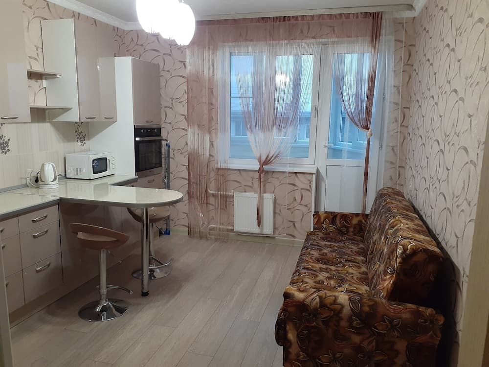 Apartment on Pervomayskiy Prospekt 76-3