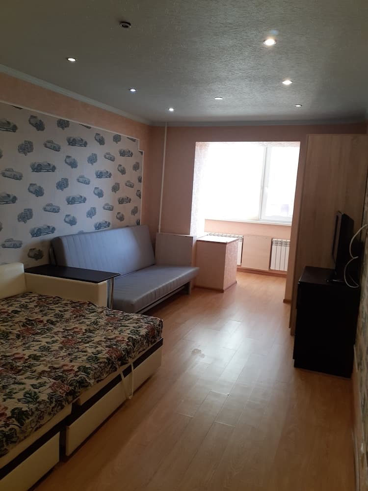 Pretty Apartment on Vokzalnaya 61k1