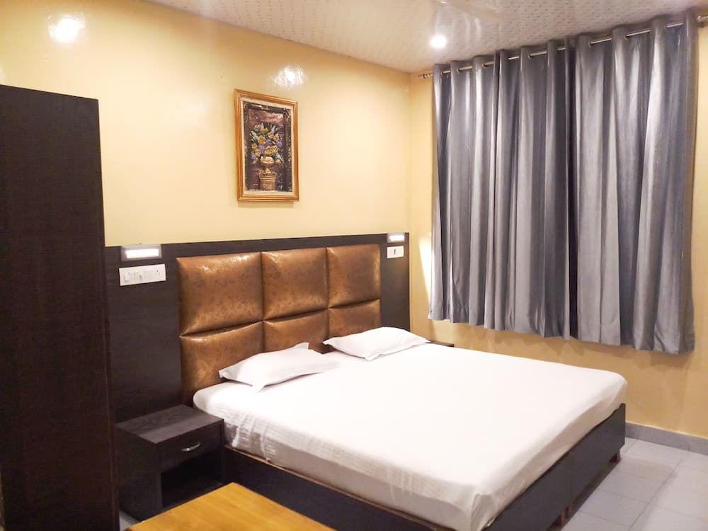 Pops Hotel & Restaurant