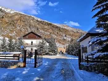 Elbrus HiLoft Hostel