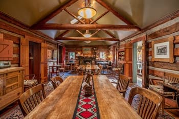 Highland Haven Creekside Inn