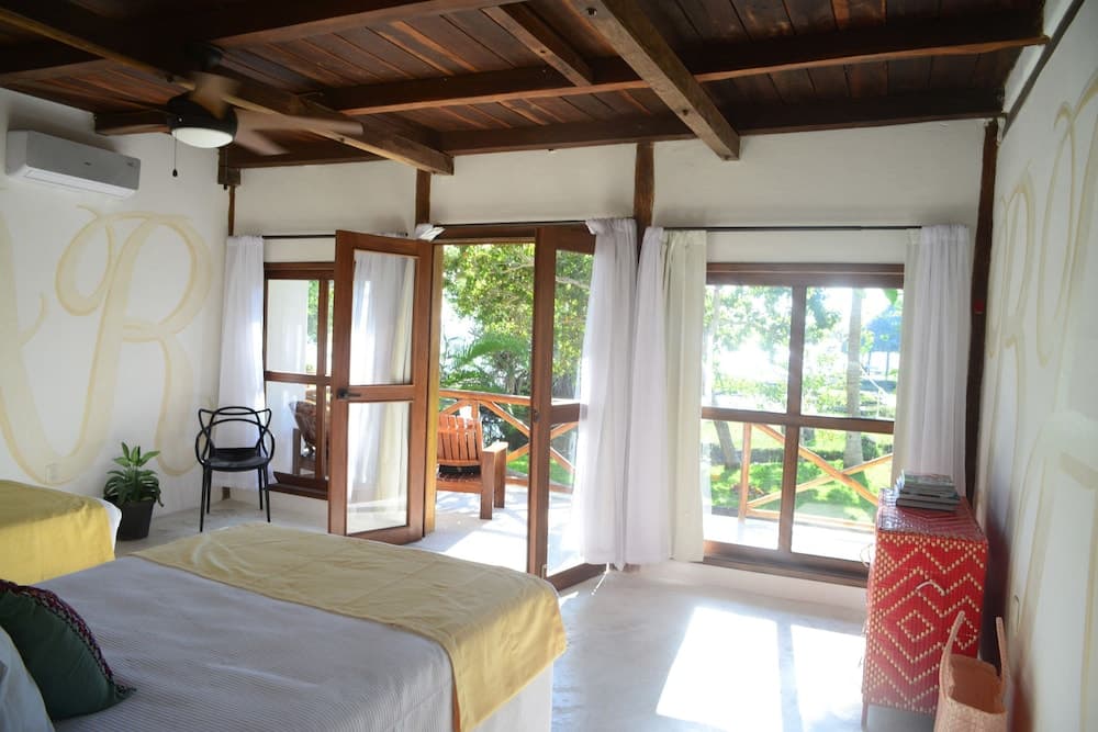 La Albarina - Adults Only