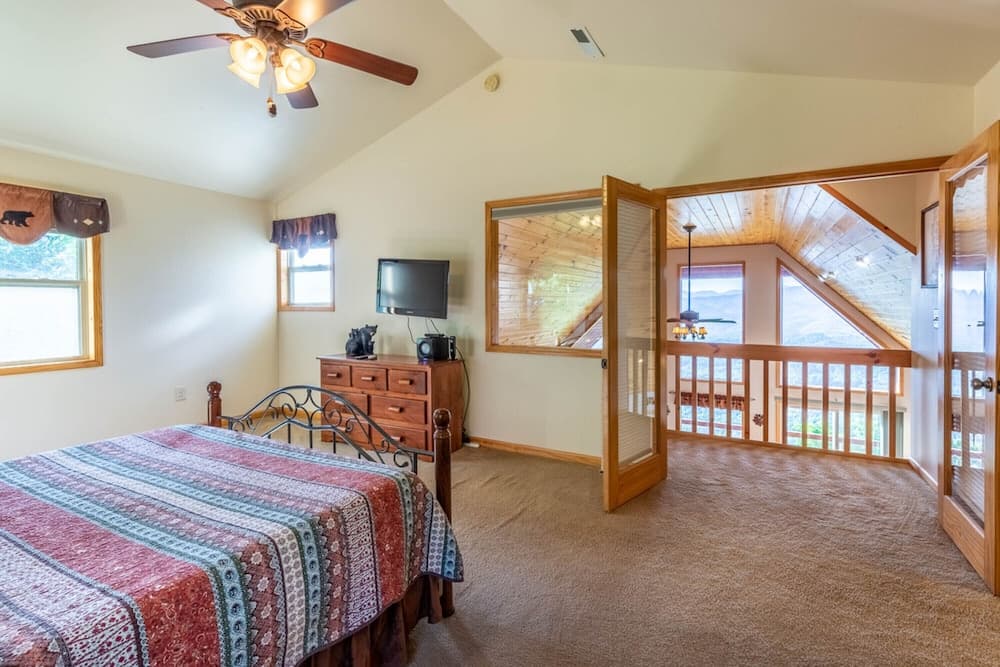 NFL Sunday Ticket - The Blue Ridge Mountain Top Cabin